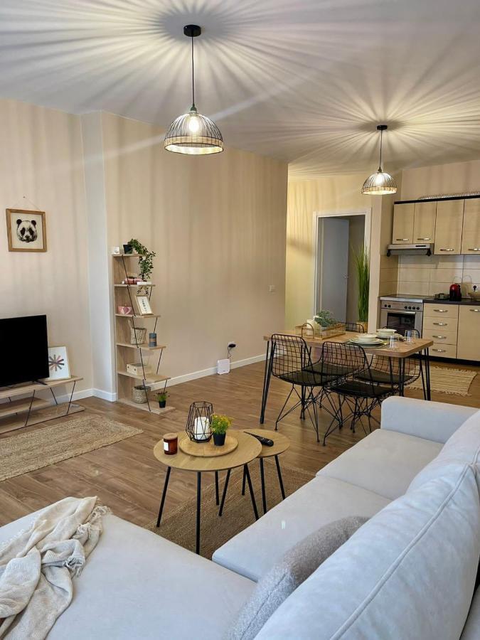 Mh Apartment, Free Parking, Flexible Check In Tirana Exteriör bild