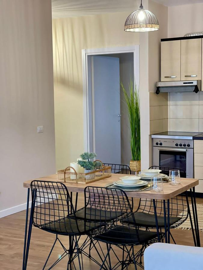 Mh Apartment, Free Parking, Flexible Check In Tirana Exteriör bild